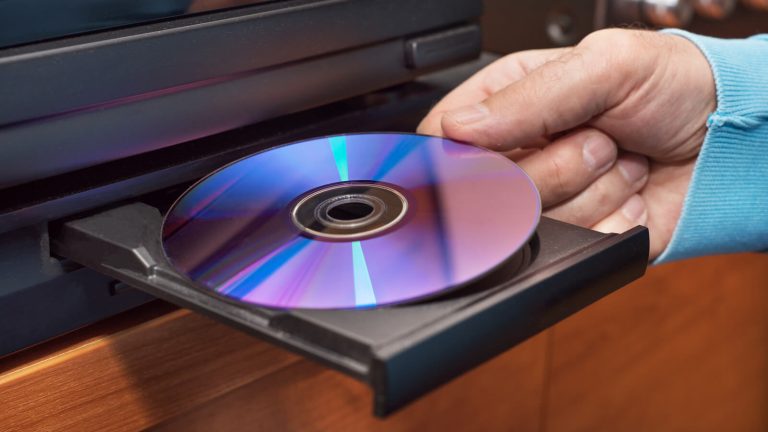 How to connect DVD player to Roku TV